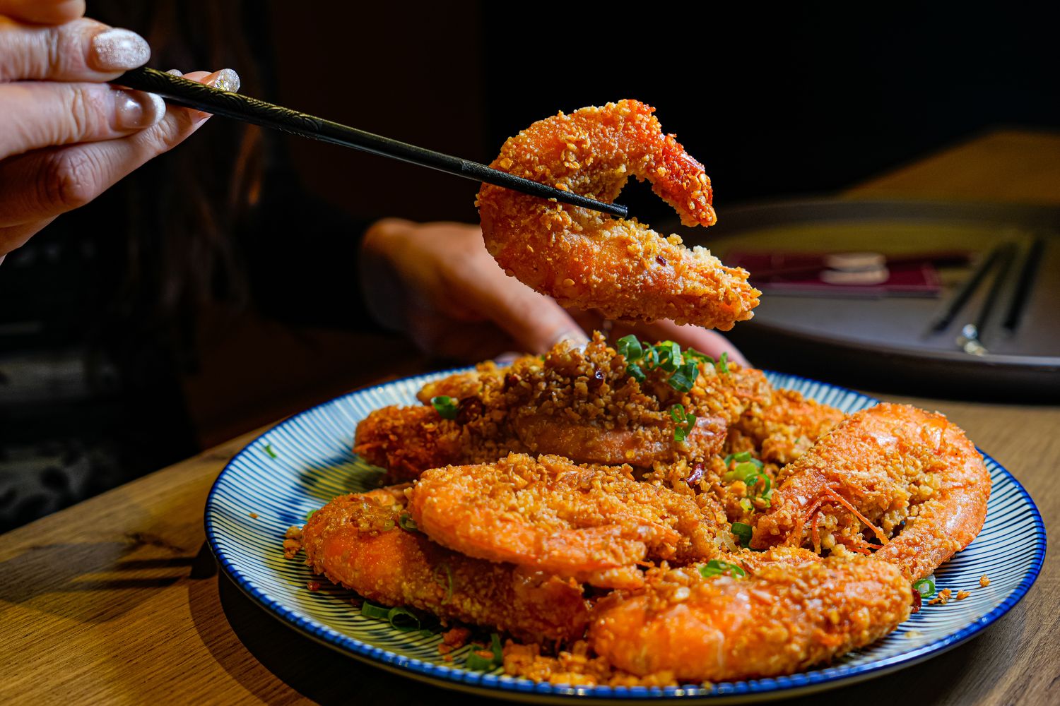 君曜雞湯｜台北信義區神仙系金黃雞湯! 包廂可KTV歡唱、龍蝦海陸饗宴 (近世貿/101) @混血珊莎的奇幻旅程