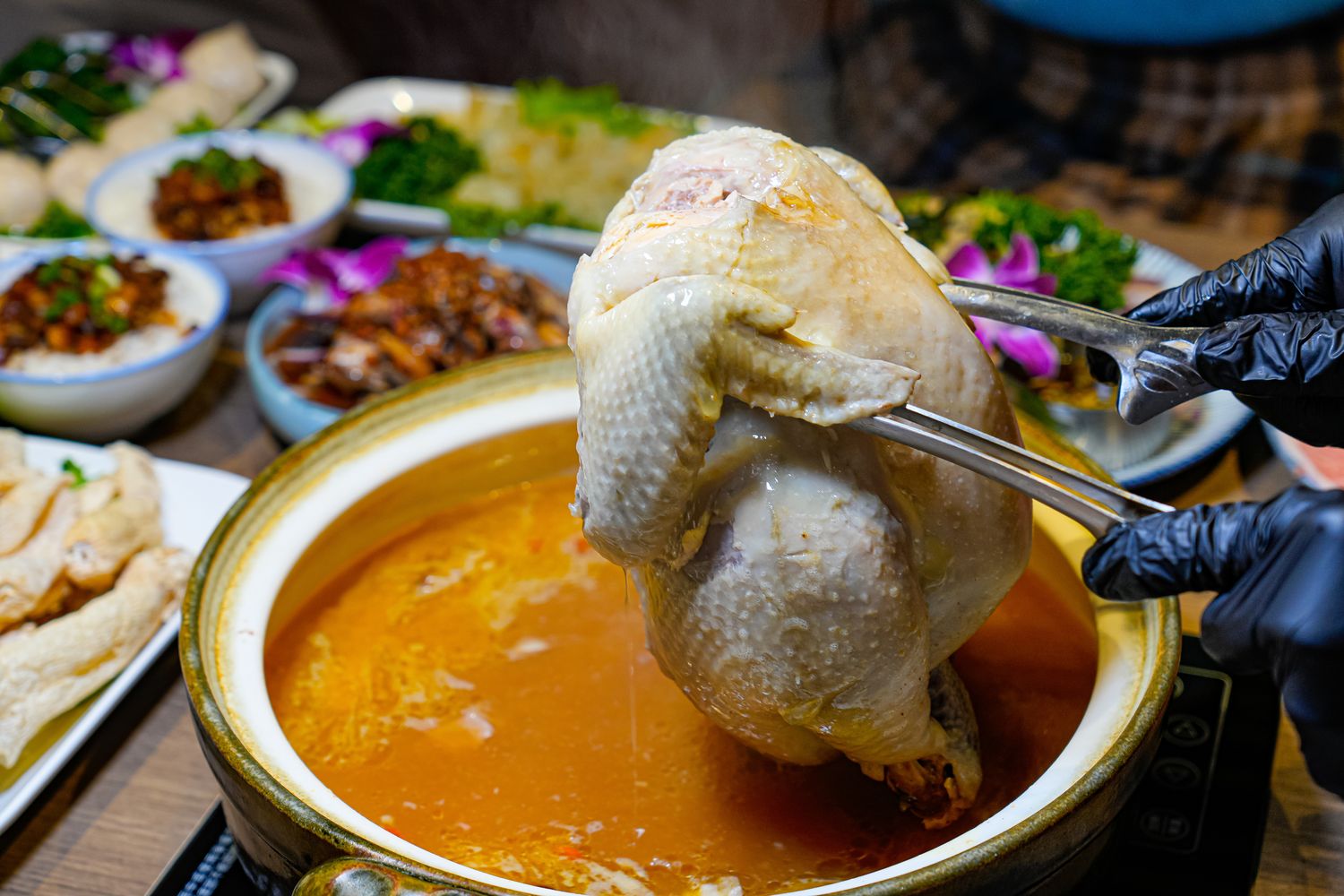 君曜雞湯｜台北信義區神仙系金黃雞湯! 包廂可KTV歡唱、龍蝦海陸饗宴 (近世貿/101) @混血珊莎的奇幻旅程