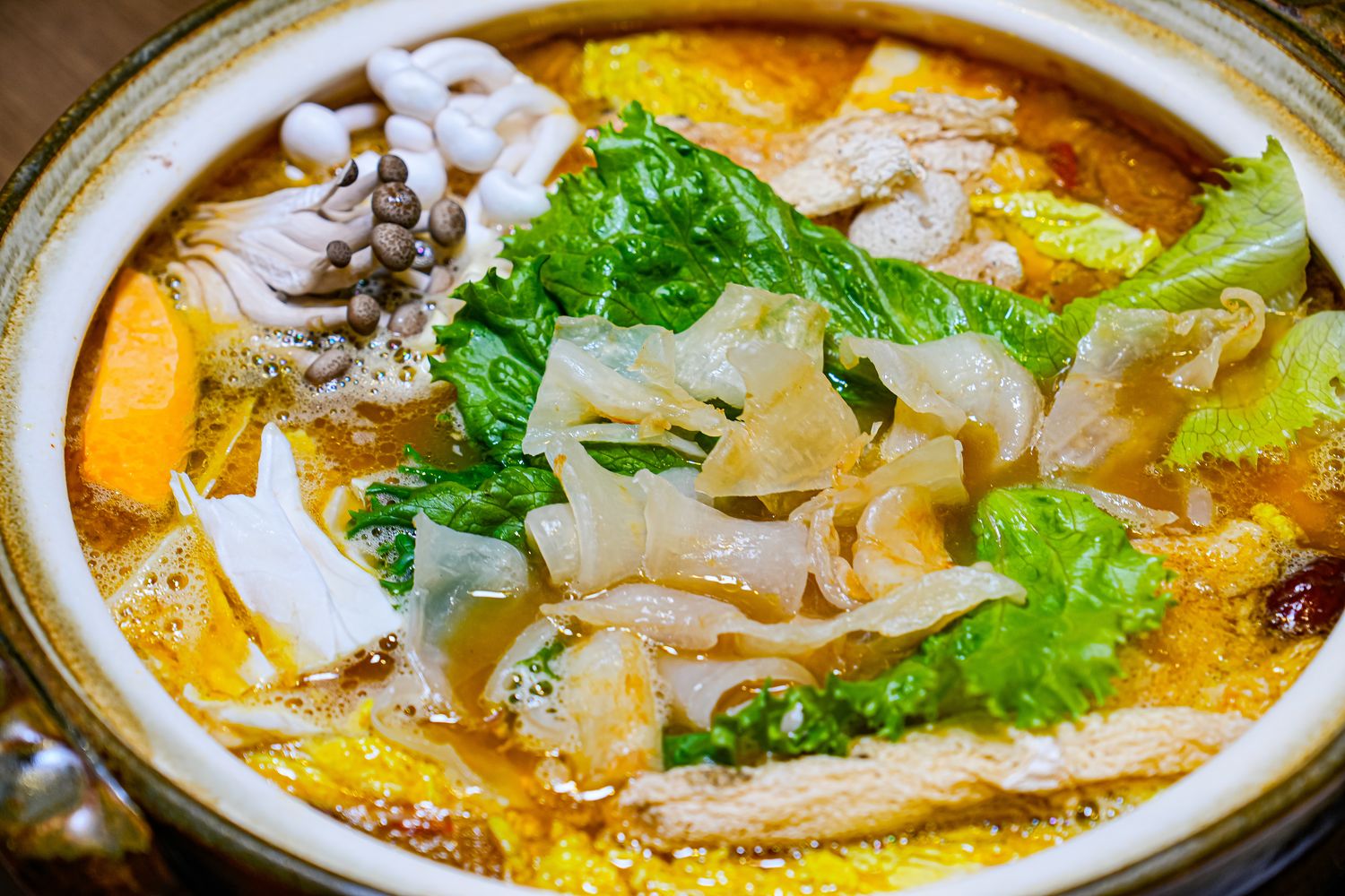 君曜雞湯｜台北信義區神仙系金黃雞湯! 包廂可KTV歡唱、龍蝦海陸饗宴 (近世貿/101) @混血珊莎的奇幻旅程