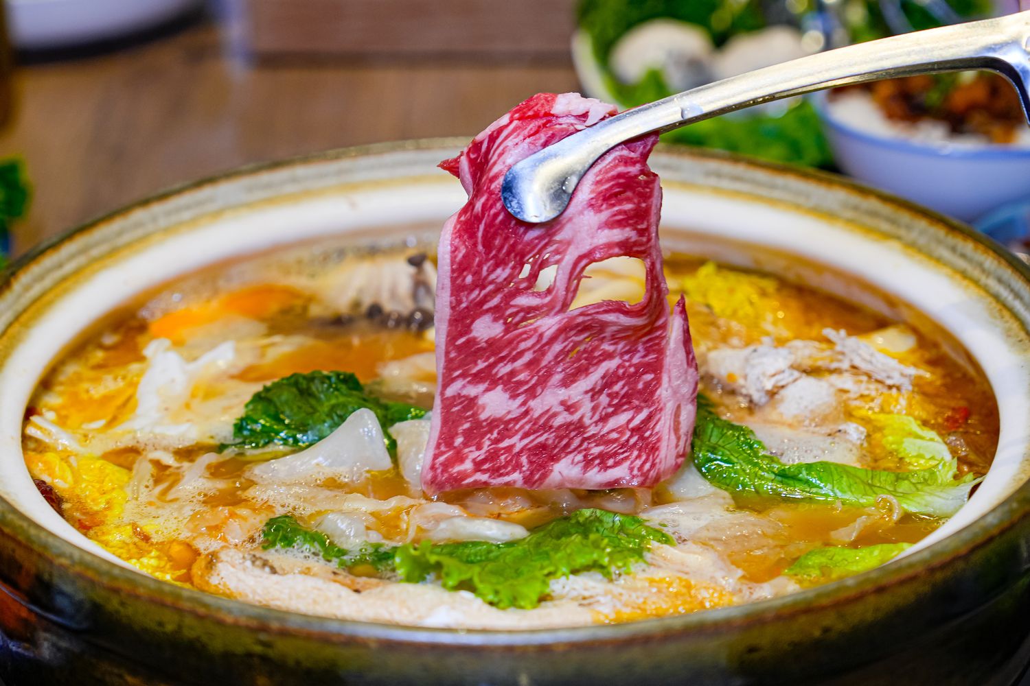 君曜雞湯｜台北信義區神仙系金黃雞湯! 包廂可KTV歡唱、龍蝦海陸饗宴 (近世貿/101) @混血珊莎的奇幻旅程