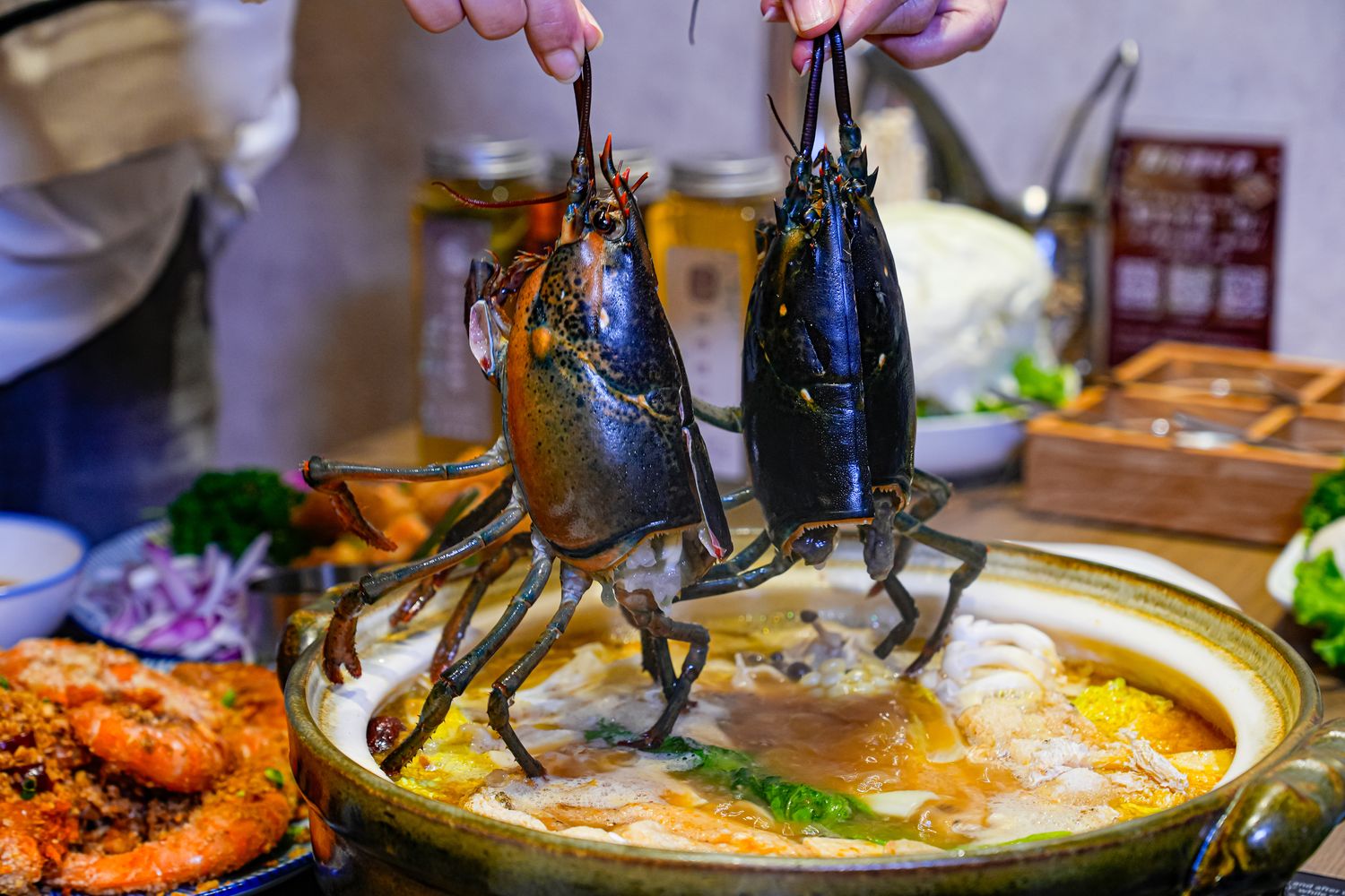 君曜雞湯｜台北信義區神仙系金黃雞湯! 包廂可KTV歡唱、龍蝦海陸饗宴 (近世貿/101) @混血珊莎的奇幻旅程