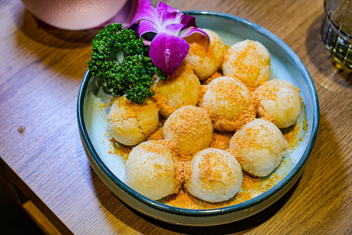 君曜雞湯｜台北信義區神仙系金黃雞湯! 包廂可KTV歡唱、龍蝦海陸饗宴 (近世貿/101) @混血珊莎的奇幻旅程