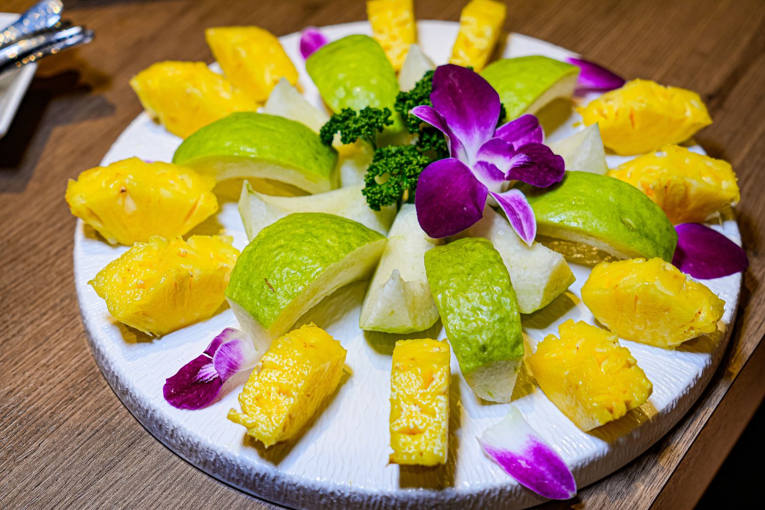 君曜雞湯｜台北信義區神仙系金黃雞湯! 包廂可KTV歡唱、龍蝦海陸饗宴 (近世貿/101) @混血珊莎的奇幻旅程