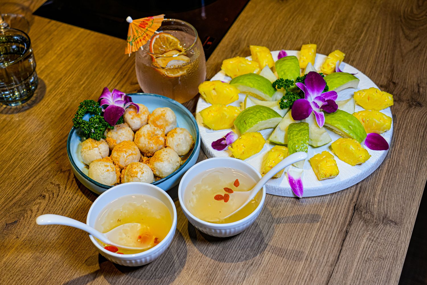 君曜雞湯｜台北信義區神仙系金黃雞湯! 包廂可KTV歡唱、龍蝦海陸饗宴 (近世貿/101) @混血珊莎的奇幻旅程