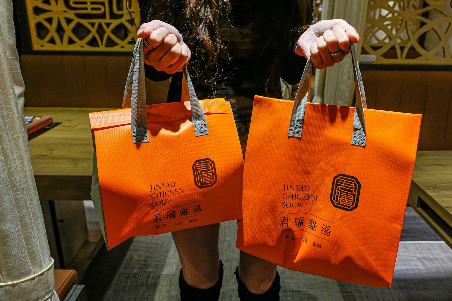 君曜雞湯｜台北信義區神仙系金黃雞湯! 包廂可KTV歡唱、龍蝦海陸饗宴 (近世貿/101) @混血珊莎的奇幻旅程