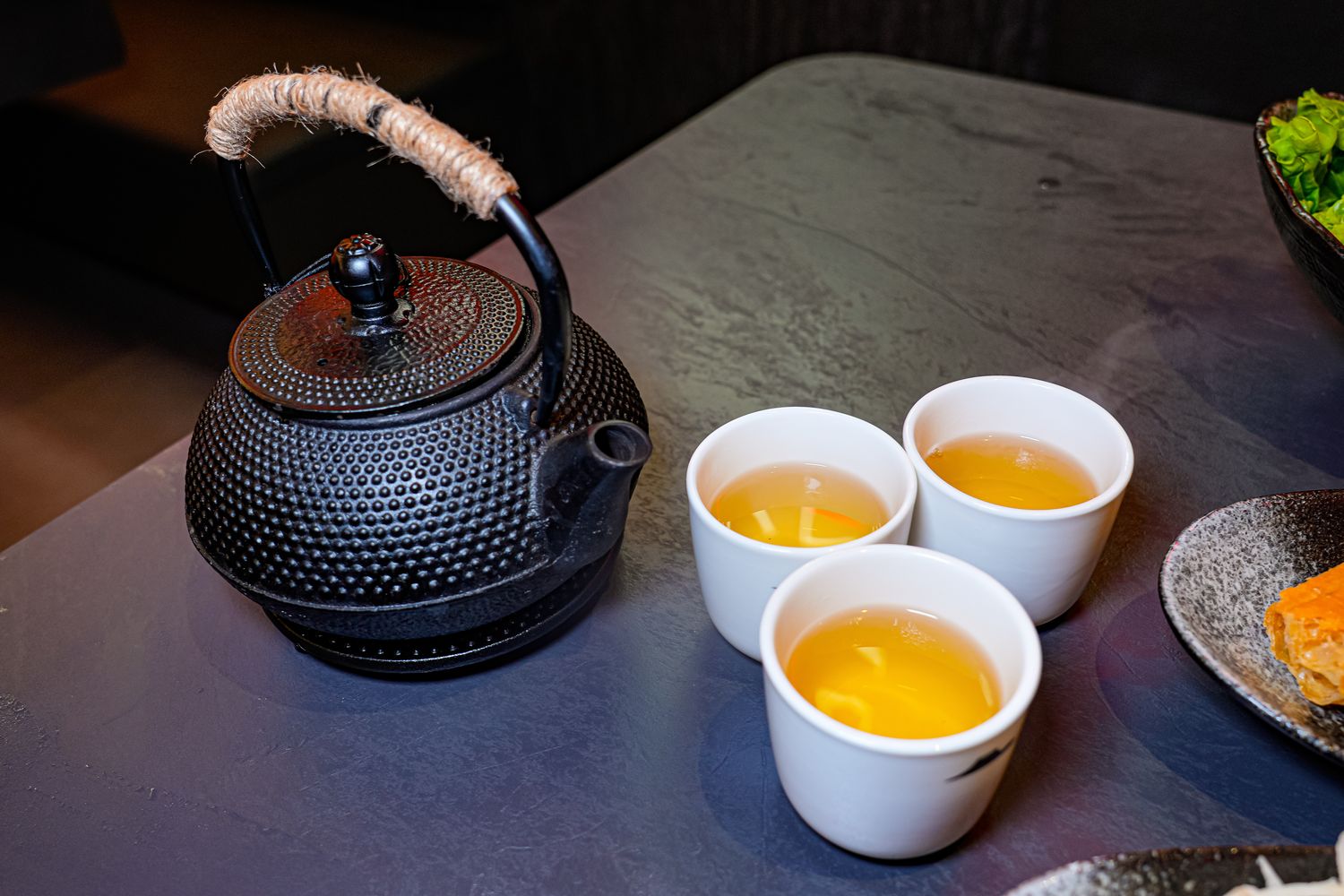 【岩漿火鍋 桃園中正店】極致漢方麻辣湯 x 視覺系火焰炙燒豬,藝文特區宵夜聚餐新地標! @混血珊莎的奇幻旅程 【岩漿火鍋 桃園中正店】極致漢方麻辣湯 x 視覺系火焰炙燒豬,藝文特區宵夜聚餐新地標! @混血珊莎的奇幻旅程