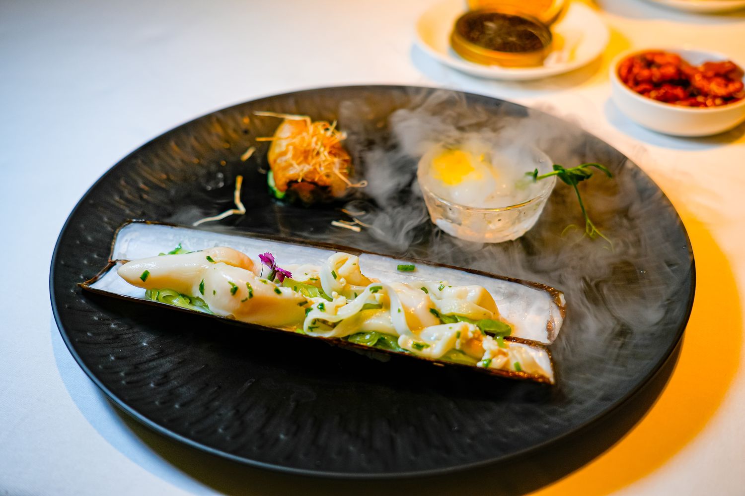 香港美食|天外天 Above & Beyond：唯港薈28樓無敵維港天際線，約會慶生必去頂級中餐廳! @混血珊莎的奇幻旅程