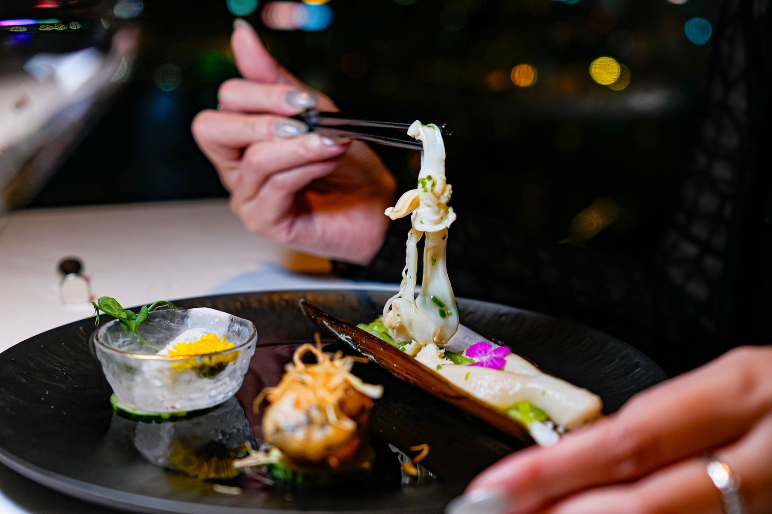 香港美食|天外天 Above & Beyond：唯港薈28樓無敵維港天際線，約會慶生必去頂級中餐廳! @混血珊莎的奇幻旅程