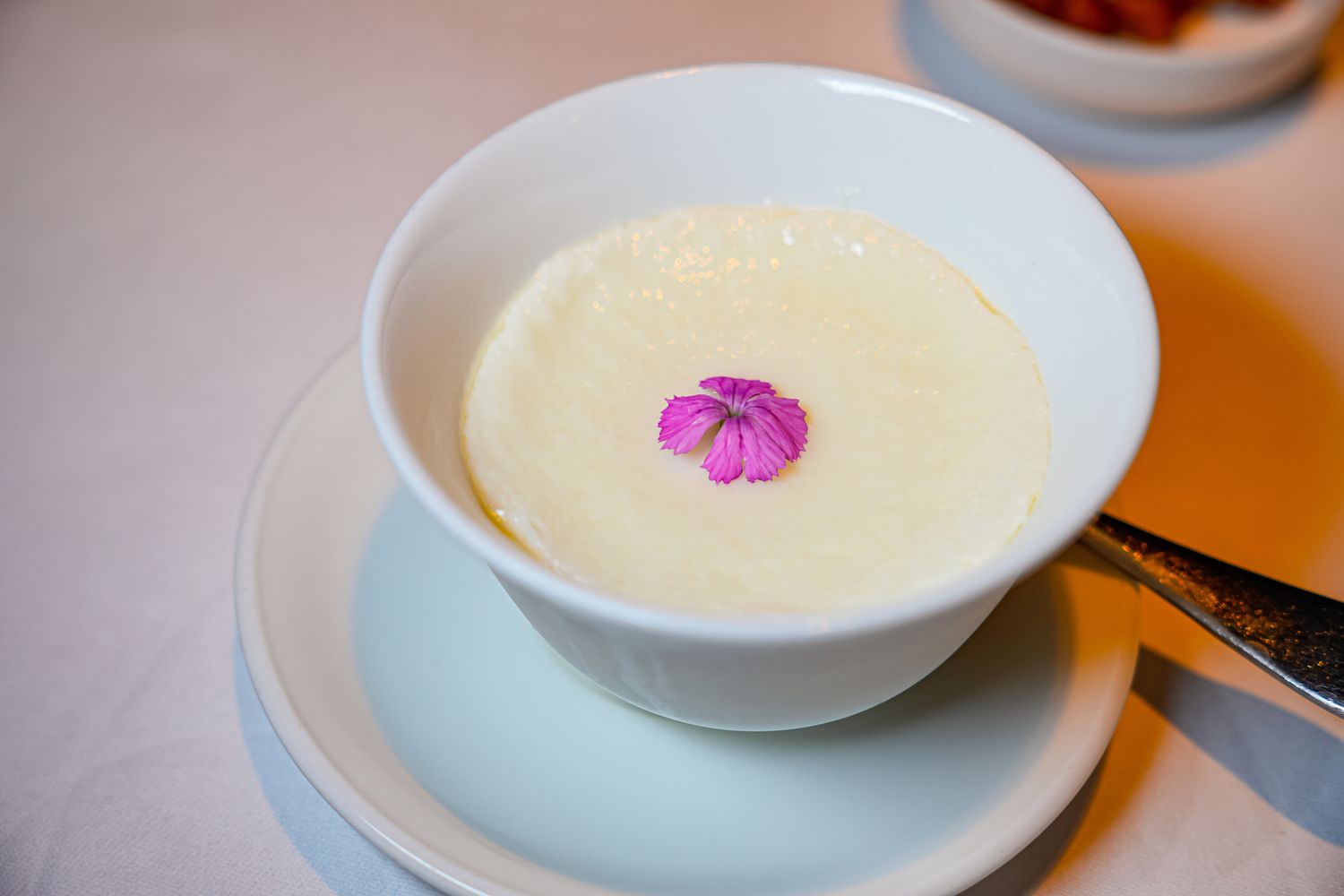 香港美食|天外天 Above & Beyond：唯港薈28樓無敵維港天際線，約會慶生必去頂級中餐廳! @混血珊莎的奇幻旅程
