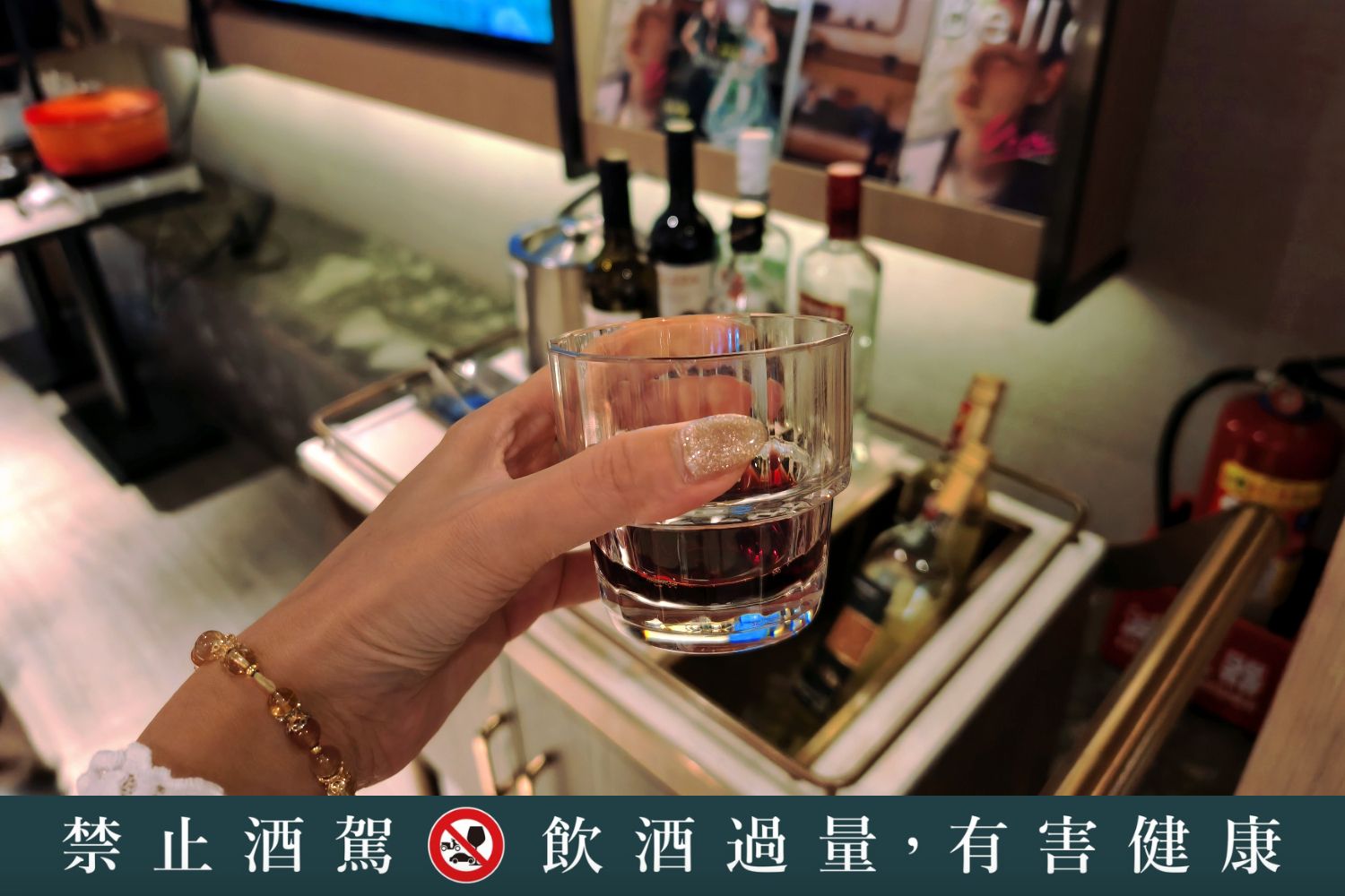 【機場貴賓室優惠】搭廉航也能進貴賓室，全球通用 U.First(原龍騰卡)優惠，班機延誤救星! @混血珊莎的奇幻旅程