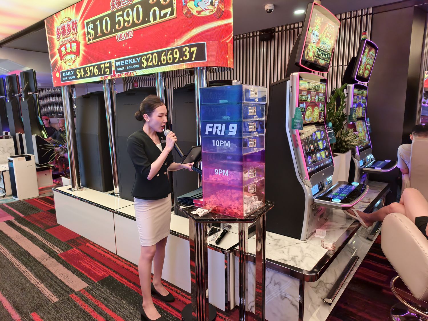 【胡志明夜生活推薦】五星飯店結合牛排饗宴與娛樂賭場，Club V 一站式沉浸放鬆之旅! @混血珊莎的奇幻旅程
