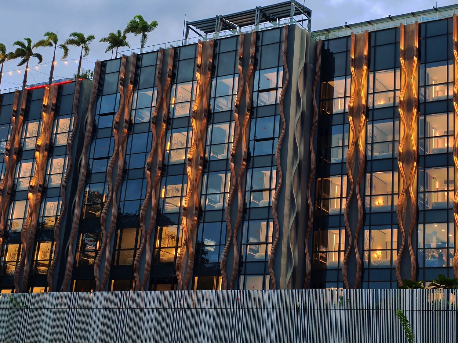 新加坡聖淘沙必去|1-Altitude Coast Rooftop Bar 絕美高空酒吧,躺在泳池畔喝調酒、此生必看夕陽美景! @混血珊莎的奇幻旅程 新加坡聖淘沙必去|1-Altitude Coast Rooftop Bar 絕美高空酒吧,躺在泳池畔喝調酒、此生必看夕陽美景! @混血珊莎的奇幻旅程