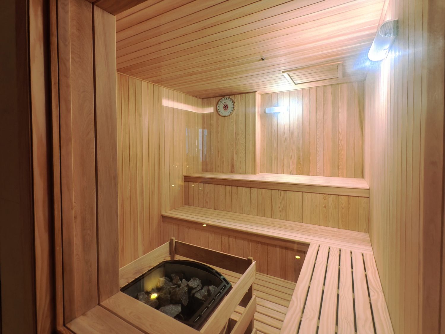 秒飛歐洲！瓏山林蘇澳冷熱泉度假飯店，純白宮廷風與極致雙湯的度假天堂! @混血珊莎的奇幻旅程