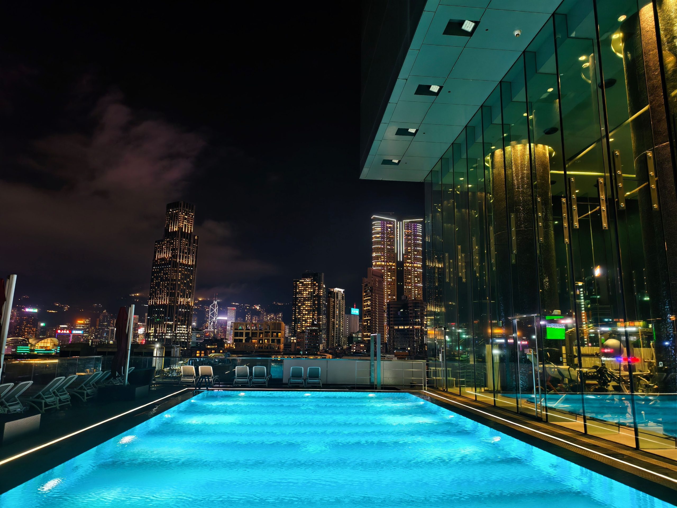 【香港住宿分享】九龍尖沙咀 Hotel ICON 唯港薈，躺看維港夜景，專屬 Lounge 尊榮享受! @混血珊莎的奇幻旅程
