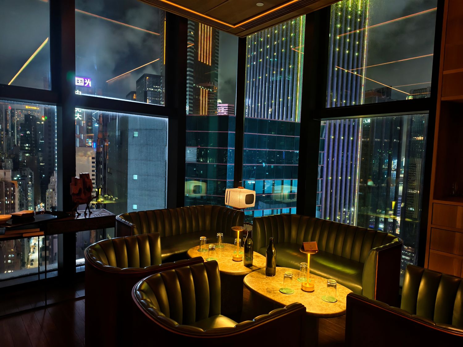 【香港酒吧】Uncle Ming’s Whisky Bar：香港明怡美憬閣精選酒店25樓高空夜景 @混血珊莎的奇幻旅程