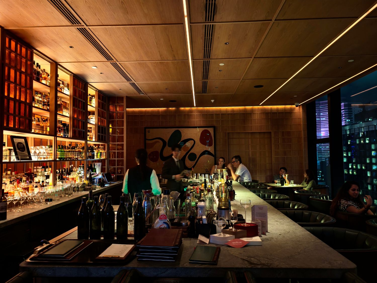 【香港酒吧】Uncle Ming’s Whisky Bar：香港明怡美憬閣精選酒店25樓高空夜景 @混血珊莎的奇幻旅程