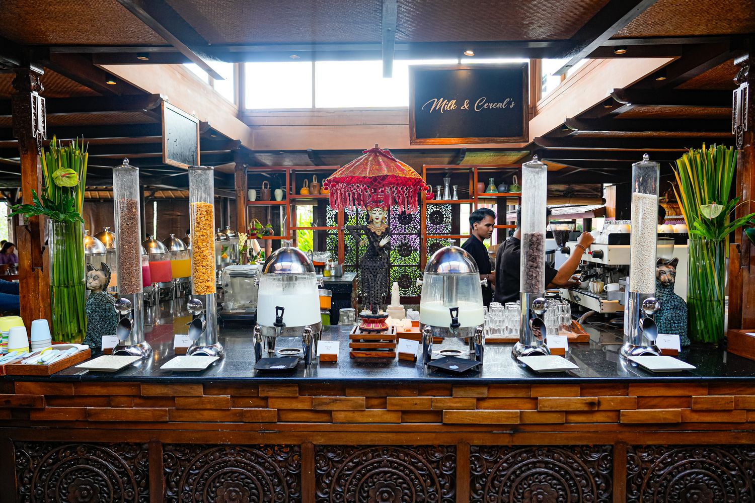 【2026峇里島住宿推薦】AYANA Resort Bali 開箱全攻略：RIMBA海景房、Rock Bar 岩石酒吧、餐廳泳池博物館一次看! @混血珊莎的奇幻旅程