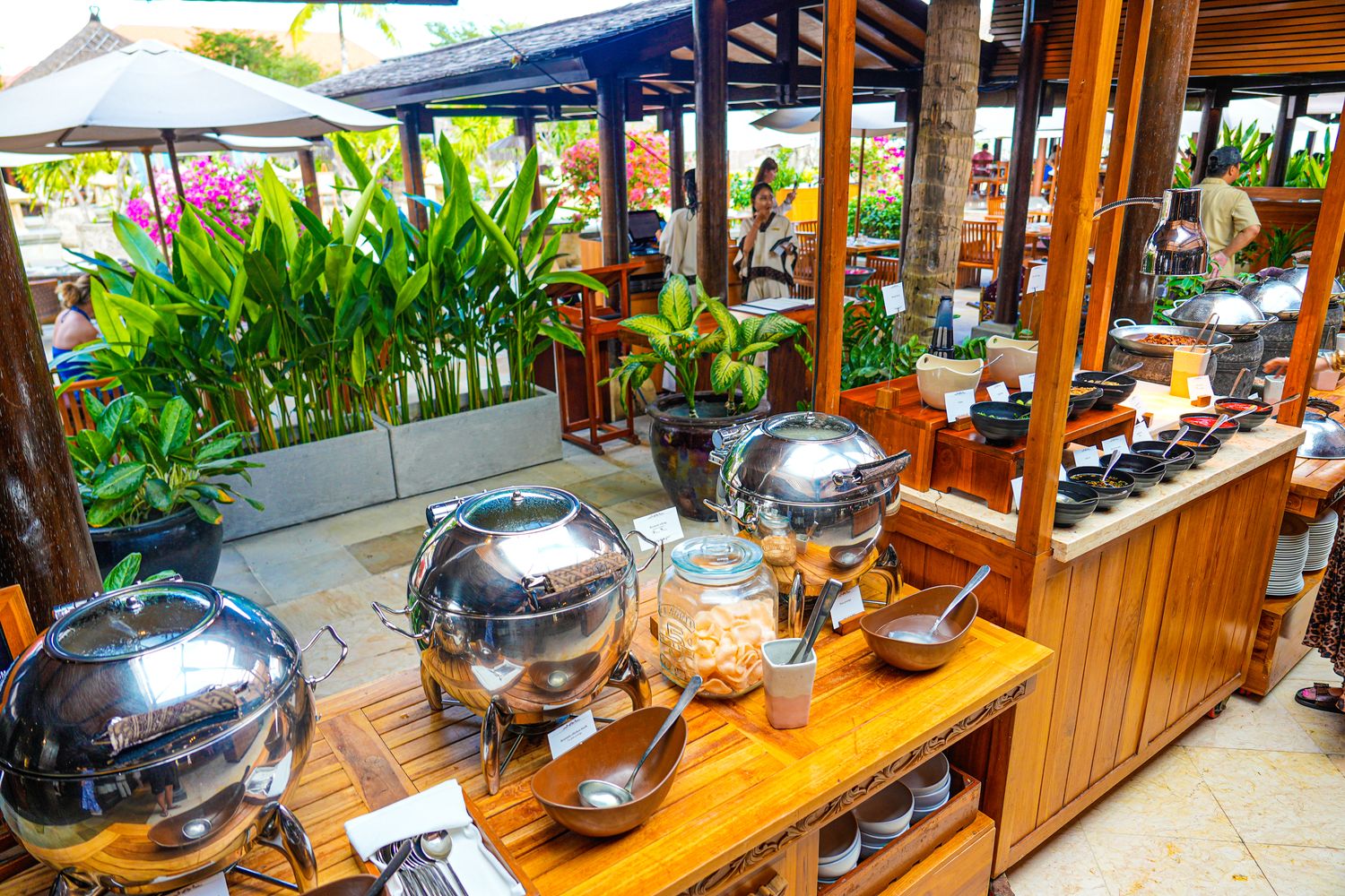 【2026峇里島住宿推薦】AYANA Resort Bali 開箱全攻略：RIMBA海景房、Rock Bar 岩石酒吧、餐廳泳池博物館一次看! @混血珊莎的奇幻旅程