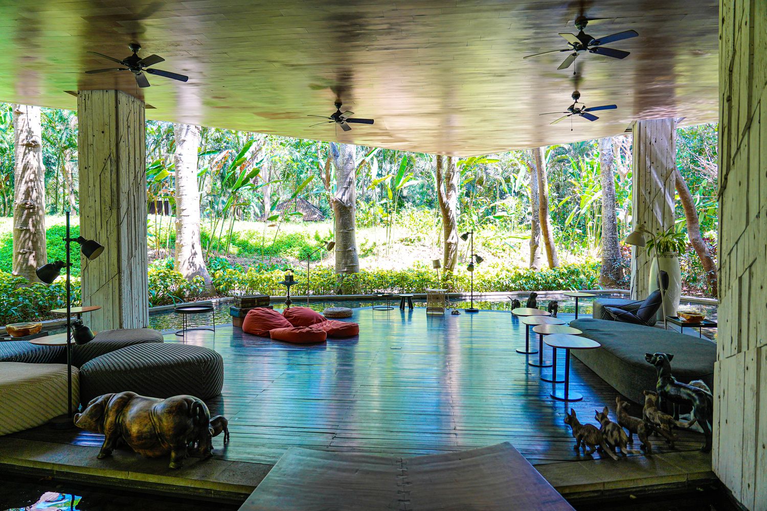 【2026峇里島住宿推薦】AYANA Resort Bali 開箱全攻略：RIMBA海景房、Rock Bar 岩石酒吧、餐廳泳池博物館一次看! @混血珊莎的奇幻旅程