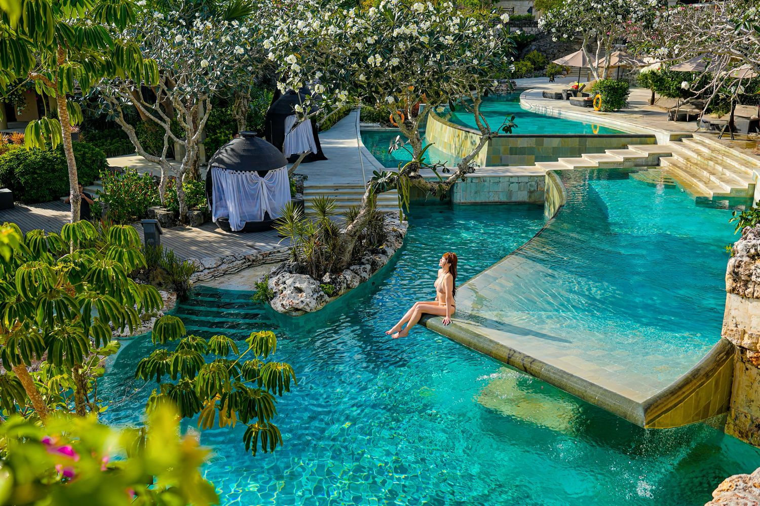 【2026峇里島住宿推薦】AYANA Resort Bali 開箱全攻略:RIMBA海景房、Rock Bar 岩石酒吧、餐廳泳池博物館一次看! @混血珊莎的奇幻旅程 【2026峇里島住宿推薦】AYANA Resort Bali 開箱全攻略:RIMBA海景房、Rock Bar 岩石酒吧、餐廳泳池博物館一次看! @混血珊莎的奇幻旅程