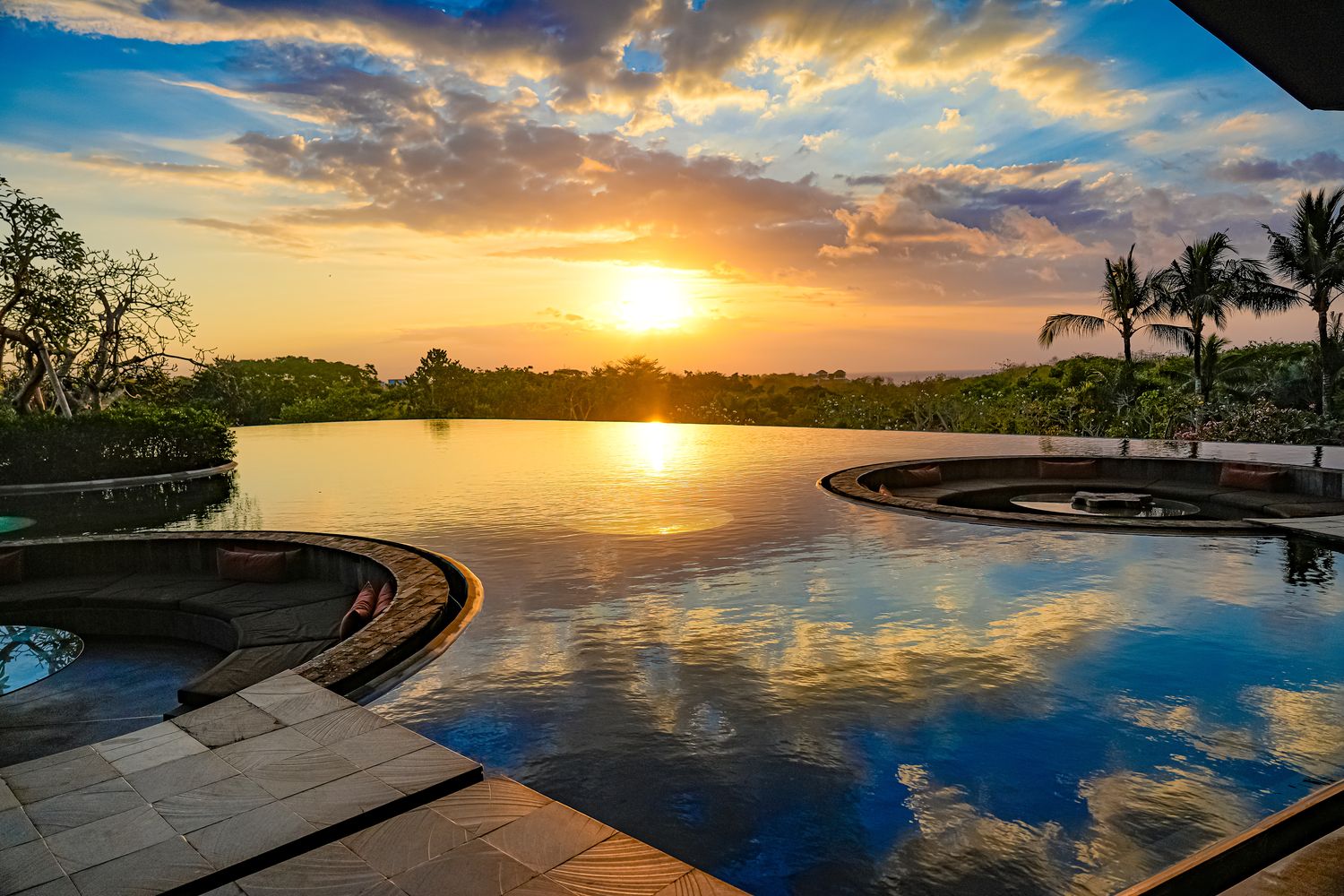 【2026峇里島住宿推薦】AYANA Resort Bali 開箱全攻略:RIMBA海景房、Rock Bar 岩石酒吧、餐廳泳池博物館一次看! @混血珊莎的奇幻旅程 【2026峇里島住宿推薦】AYANA Resort Bali 開箱全攻略:RIMBA海景房、Rock Bar 岩石酒吧、餐廳泳池博物館一次看! @混血珊莎的奇幻旅程