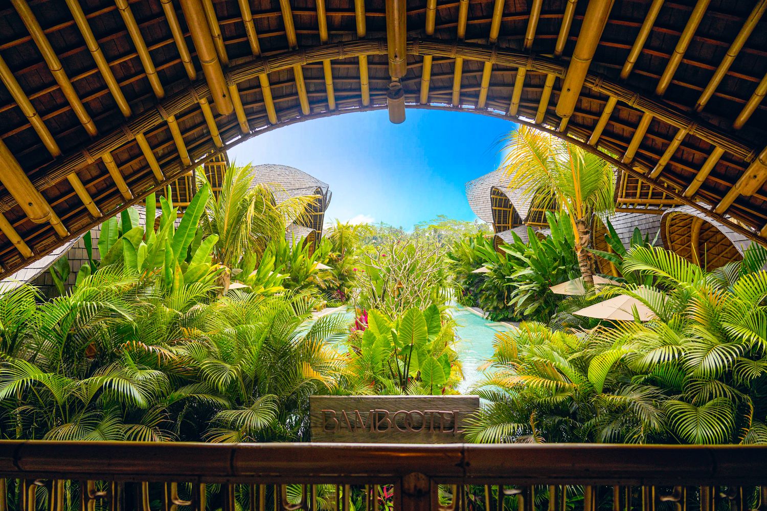 【峇里島住宿推薦】烏布 Bambootel Sawah View : 夢幻竹建築Pool Villa，開門就是綠色梯田! @混血珊莎的奇幻旅程
