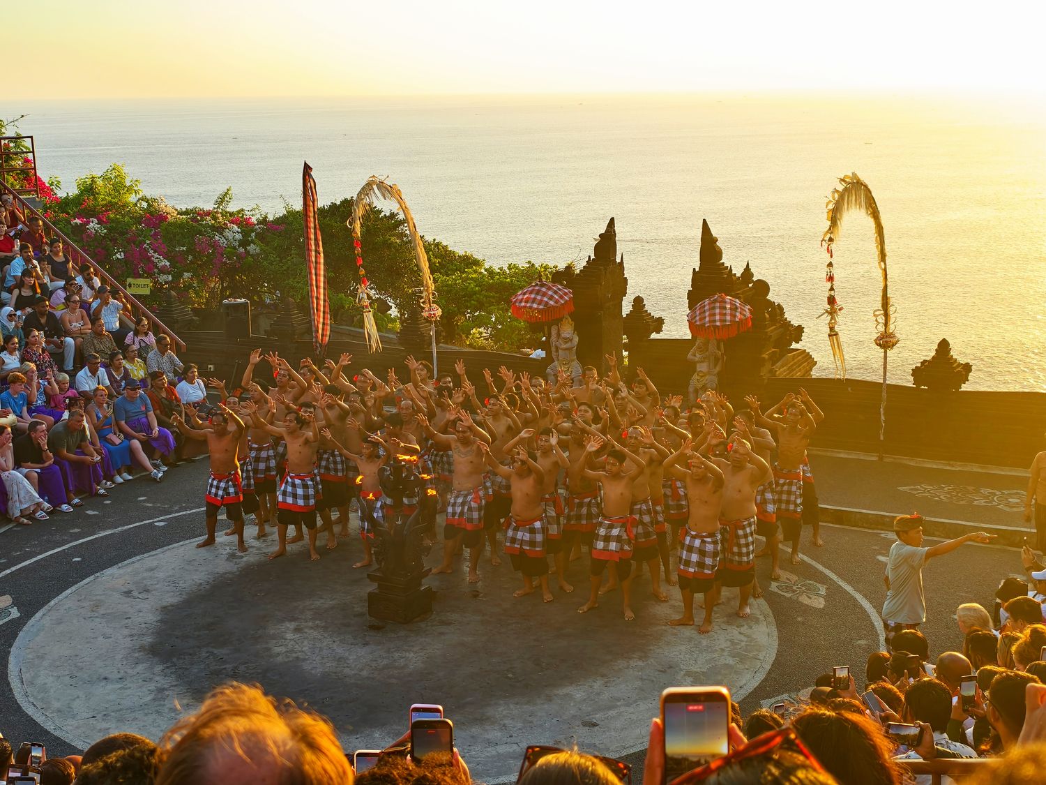 【峇里島包車推薦】烏魯瓦圖一日遊:斷崖絕景&金巴蘭海鮮BBQ,完美卡位追夕陽! @混血珊莎的奇幻旅程 【峇里島包車推薦】烏魯瓦圖一日遊:斷崖絕景&金巴蘭海鮮BBQ,完美卡位追夕陽! @混血珊莎的奇幻旅程