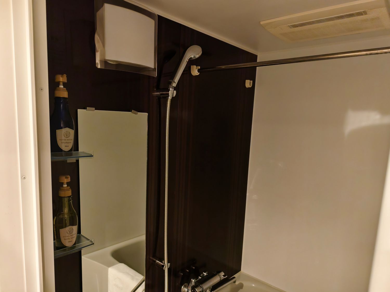 【東京住宿推薦】DoMo 民泊西新宿，附小型廚房，超市車站走路5分即達! @混血珊莎的奇幻旅程