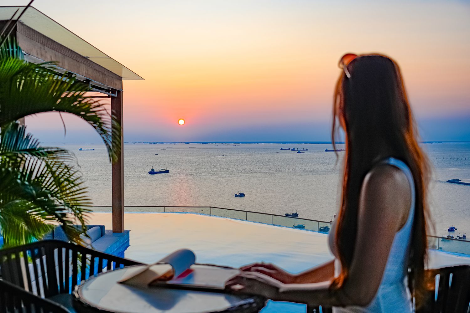 越南頭頓住宿推薦 Fusion Suites Vung Tau|絕美頂樓無邊際泳池，胡志明近郊海景渡假天堂! @混血珊莎的奇幻旅程