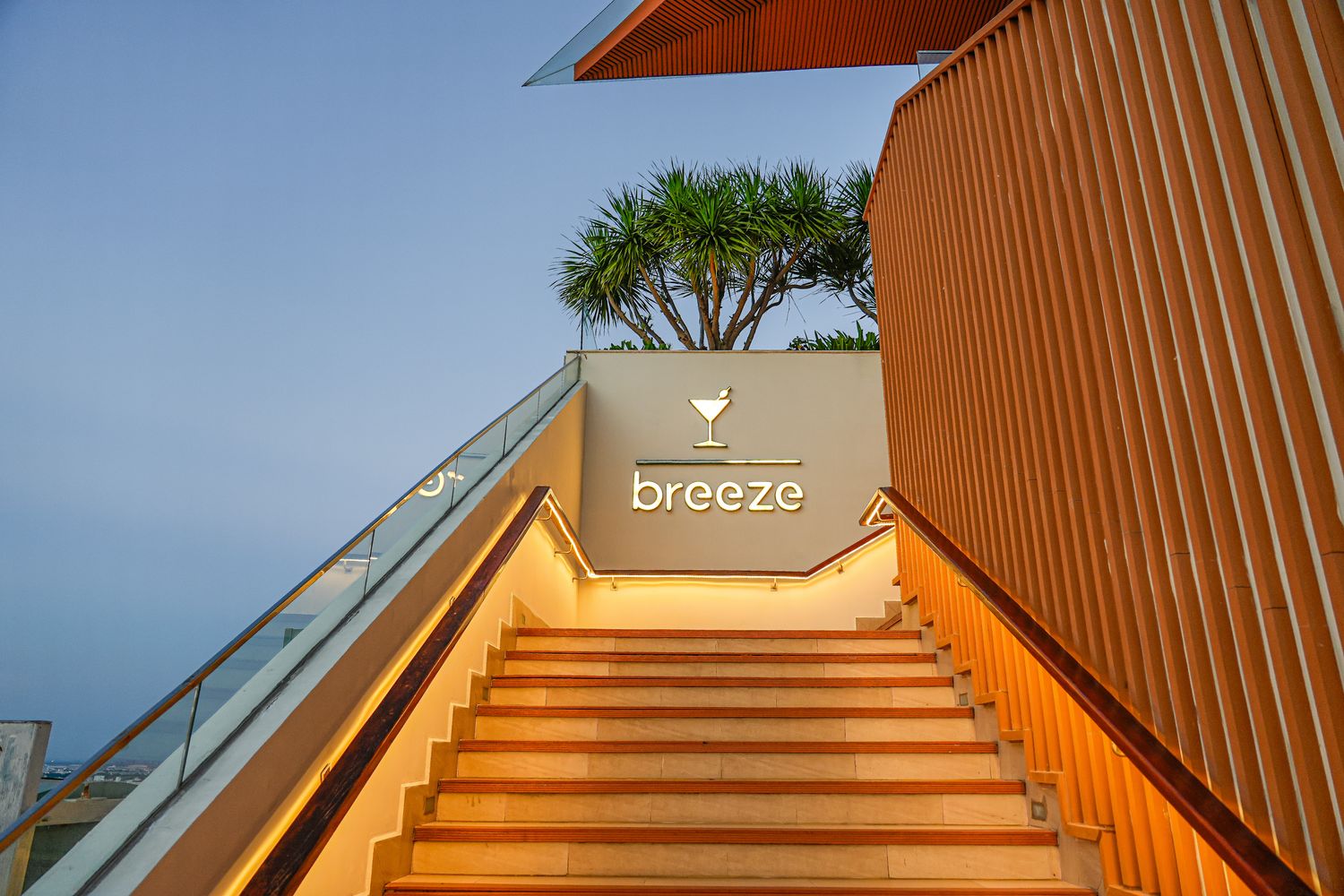 越南頭頓住宿推薦 Fusion Suites Vung Tau|絕美頂樓無邊際泳池，胡志明近郊海景渡假天堂! @混血珊莎的奇幻旅程