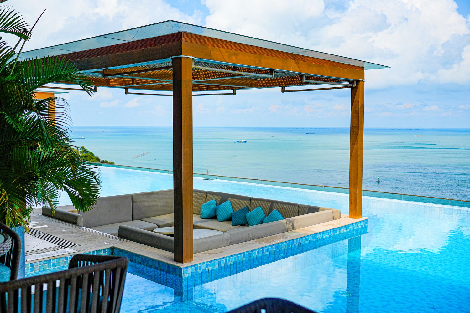 越南頭頓住宿推薦 Fusion Suites Vung Tau|絕美頂樓無邊際泳池，胡志明近郊海景渡假天堂! @混血珊莎的奇幻旅程