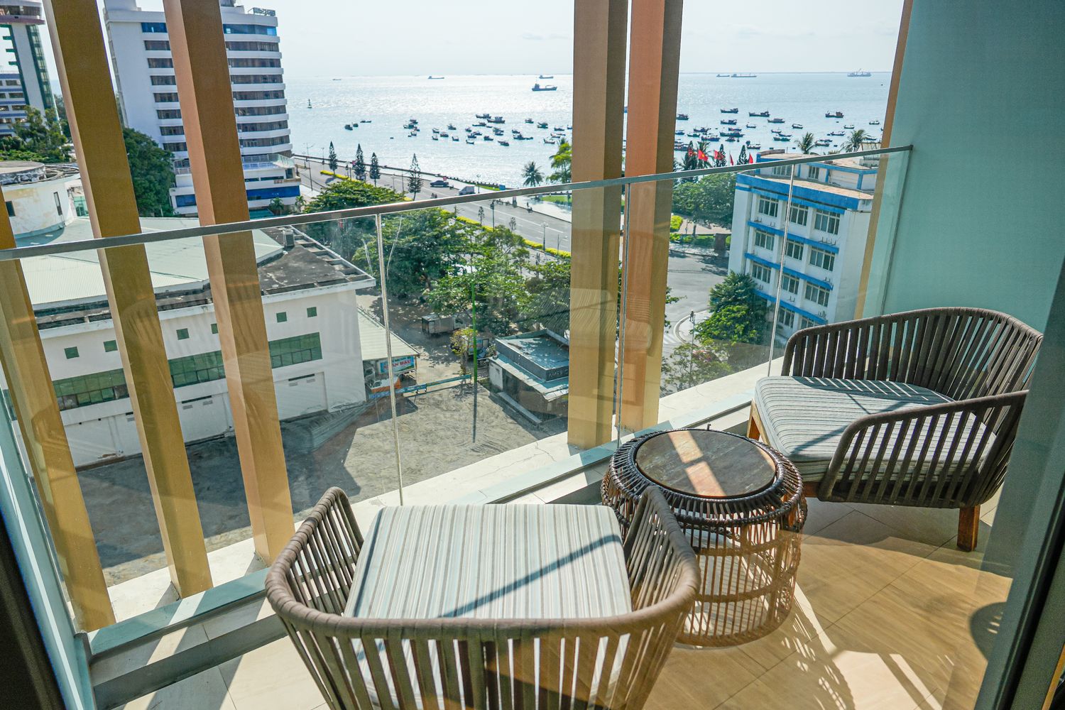 越南頭頓住宿推薦 Fusion Suites Vung Tau|絕美頂樓無邊際泳池，胡志明近郊海景渡假天堂! @混血珊莎的奇幻旅程