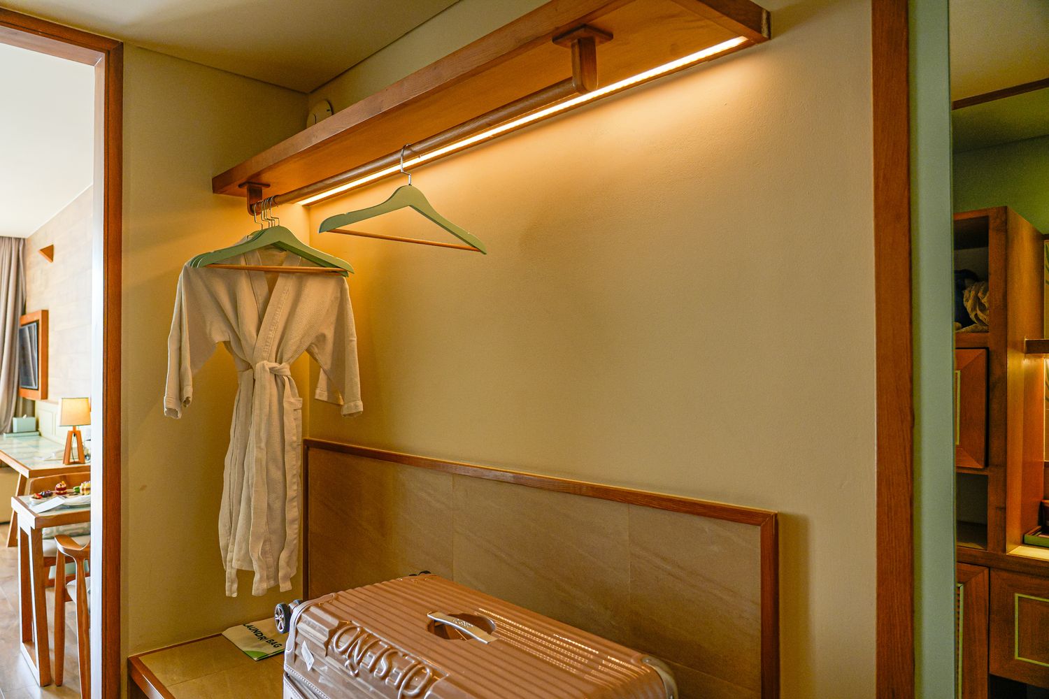 越南頭頓住宿推薦 Fusion Suites Vung Tau|絕美頂樓無邊際泳池，胡志明近郊海景渡假天堂! @混血珊莎的奇幻旅程