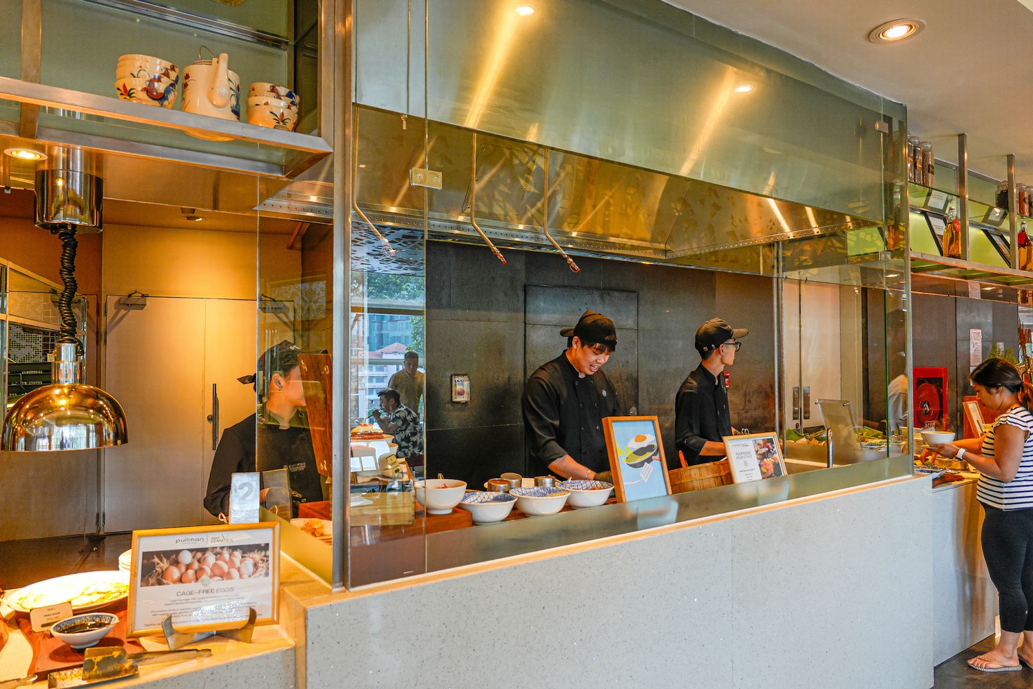 【胡志明夜生活推薦】五星飯店結合牛排饗宴與娛樂賭場，Club V 一站式沉浸放鬆之旅! @混血珊莎的奇幻旅程