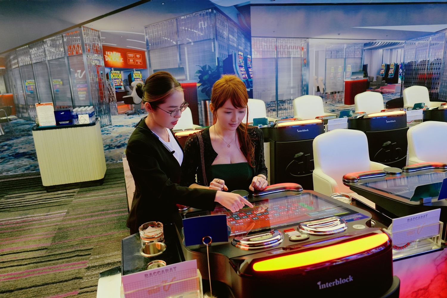 【胡志明夜生活推薦】五星飯店結合牛排饗宴與娛樂賭場，Club V 一站式沉浸放鬆之旅! @混血珊莎的奇幻旅程