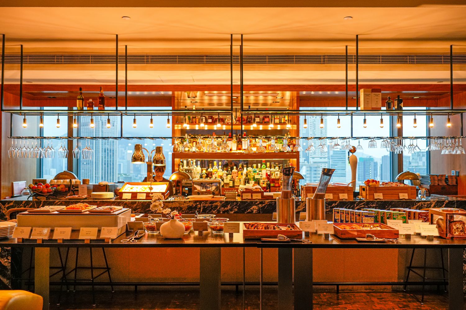 【香港住宿分享】九龍尖沙咀 Hotel ICON 唯港薈，躺看維港夜景，專屬 Lounge 尊榮享受! @混血珊莎的奇幻旅程