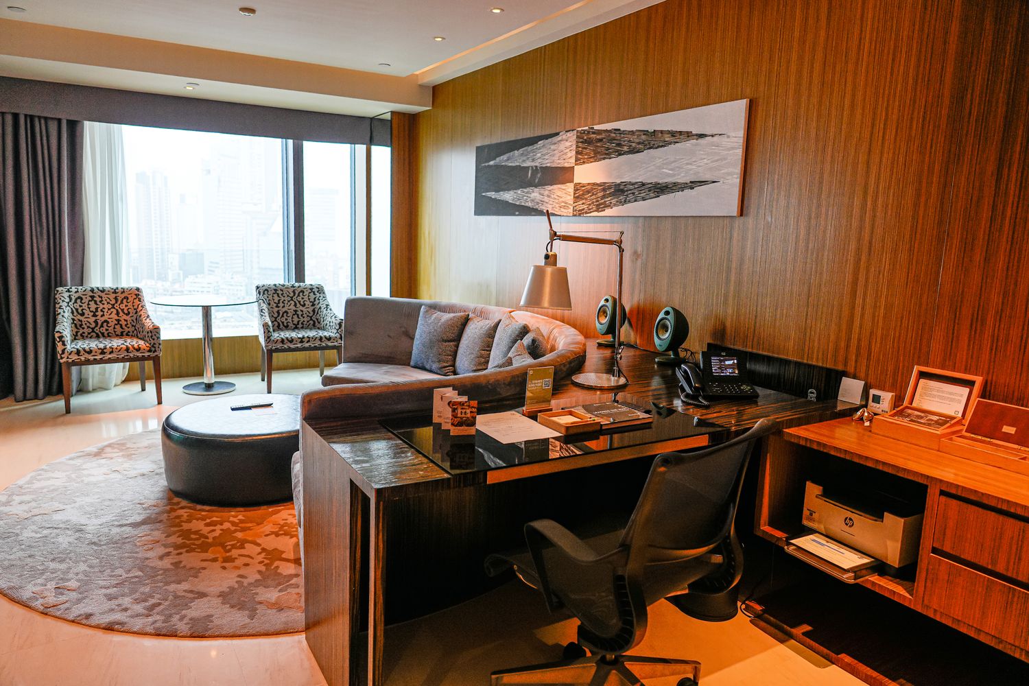 【香港住宿分享】九龍尖沙咀 Hotel ICON 唯港薈，躺看維港夜景，專屬 Lounge 尊榮享受! @混血珊莎的奇幻旅程