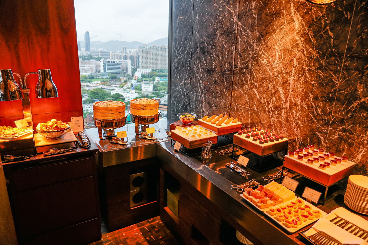 【香港住宿分享】九龍尖沙咀 Hotel ICON 唯港薈，躺看維港夜景，專屬 Lounge 尊榮享受! @混血珊莎的奇幻旅程