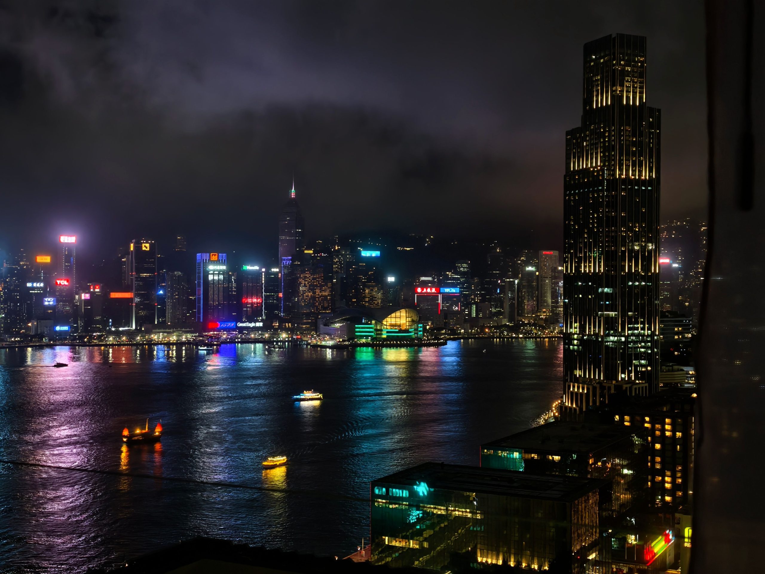 【香港住宿分享】九龍尖沙咀 Hotel ICON 唯港薈，躺看維港夜景，專屬 Lounge 尊榮享受! @混血珊莎的奇幻旅程