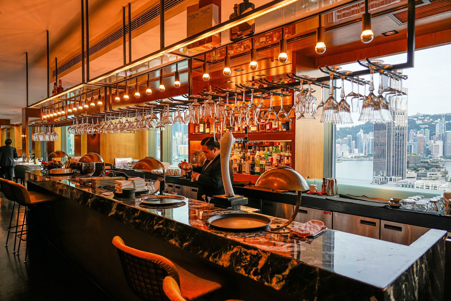 【香港住宿分享】九龍尖沙咀 Hotel ICON 唯港薈，躺看維港夜景，專屬 Lounge 尊榮享受! @混血珊莎的奇幻旅程