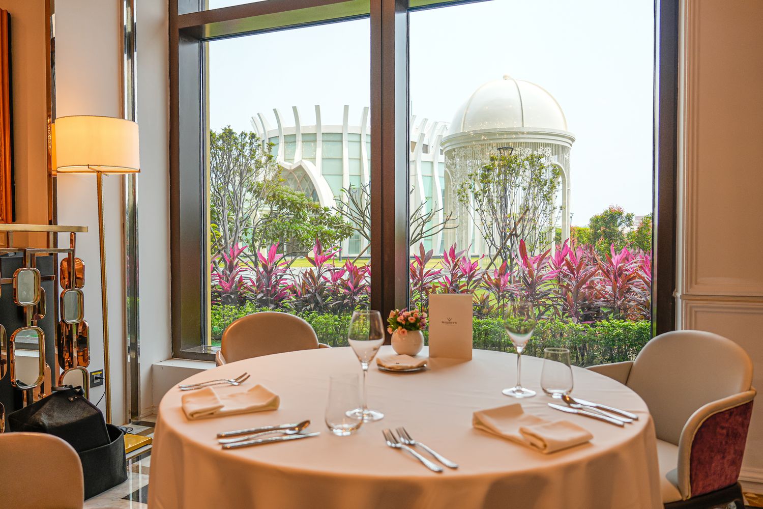 高雄萬豪｜美享地牛排館：米其林主廚法式牛排饗宴，五週年住房專案高鐵、住宿、美食一站式度假! @混血珊莎的奇幻旅程