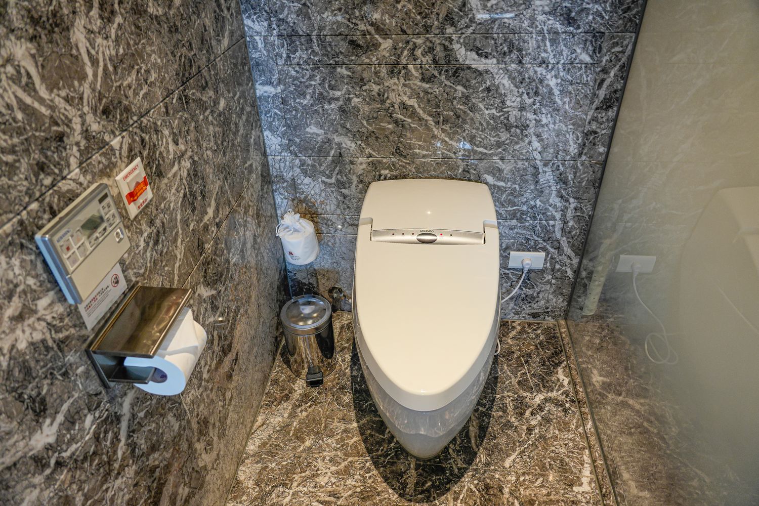 高雄萬豪｜美享地牛排館：米其林主廚法式牛排饗宴，五週年住房專案高鐵、住宿、美食一站式度假! @混血珊莎的奇幻旅程