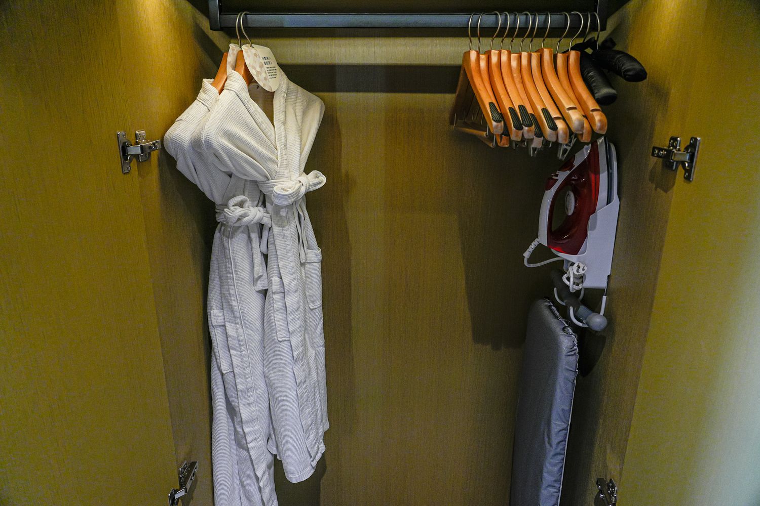 高雄萬豪｜美享地牛排館：米其林主廚法式牛排饗宴，五週年住房專案高鐵、住宿、美食一站式度假! @混血珊莎的奇幻旅程