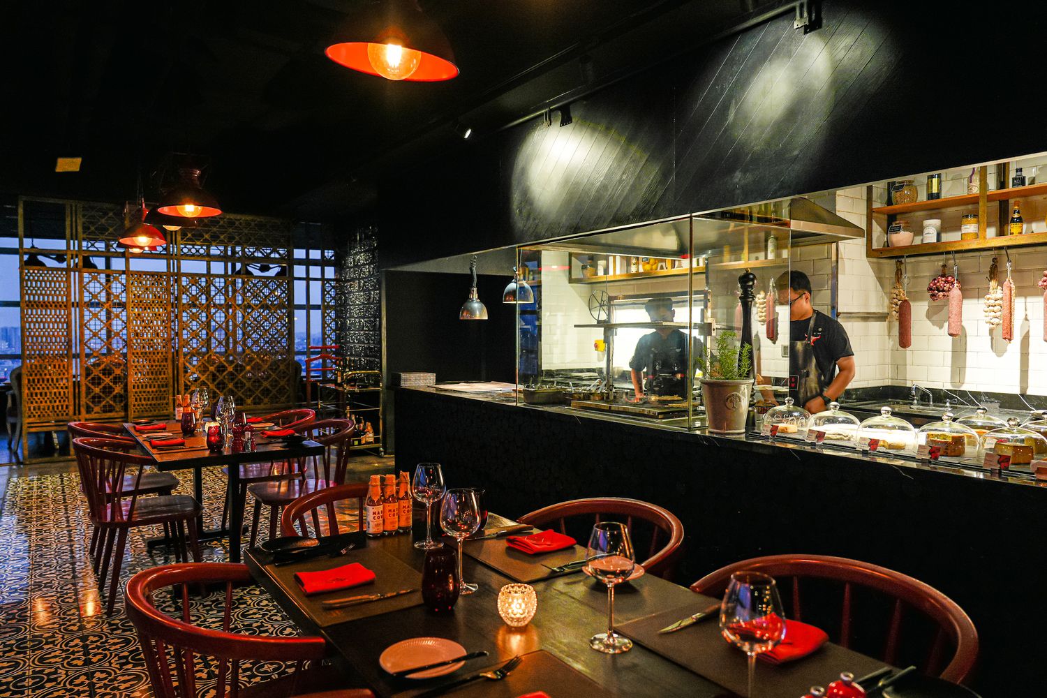 胡志明市高級餐廳|Pullman五星飯店高空牛排館 Mad Cow Saigon，和牛與百萬夜景一次滿足! @混血珊莎的奇幻旅程