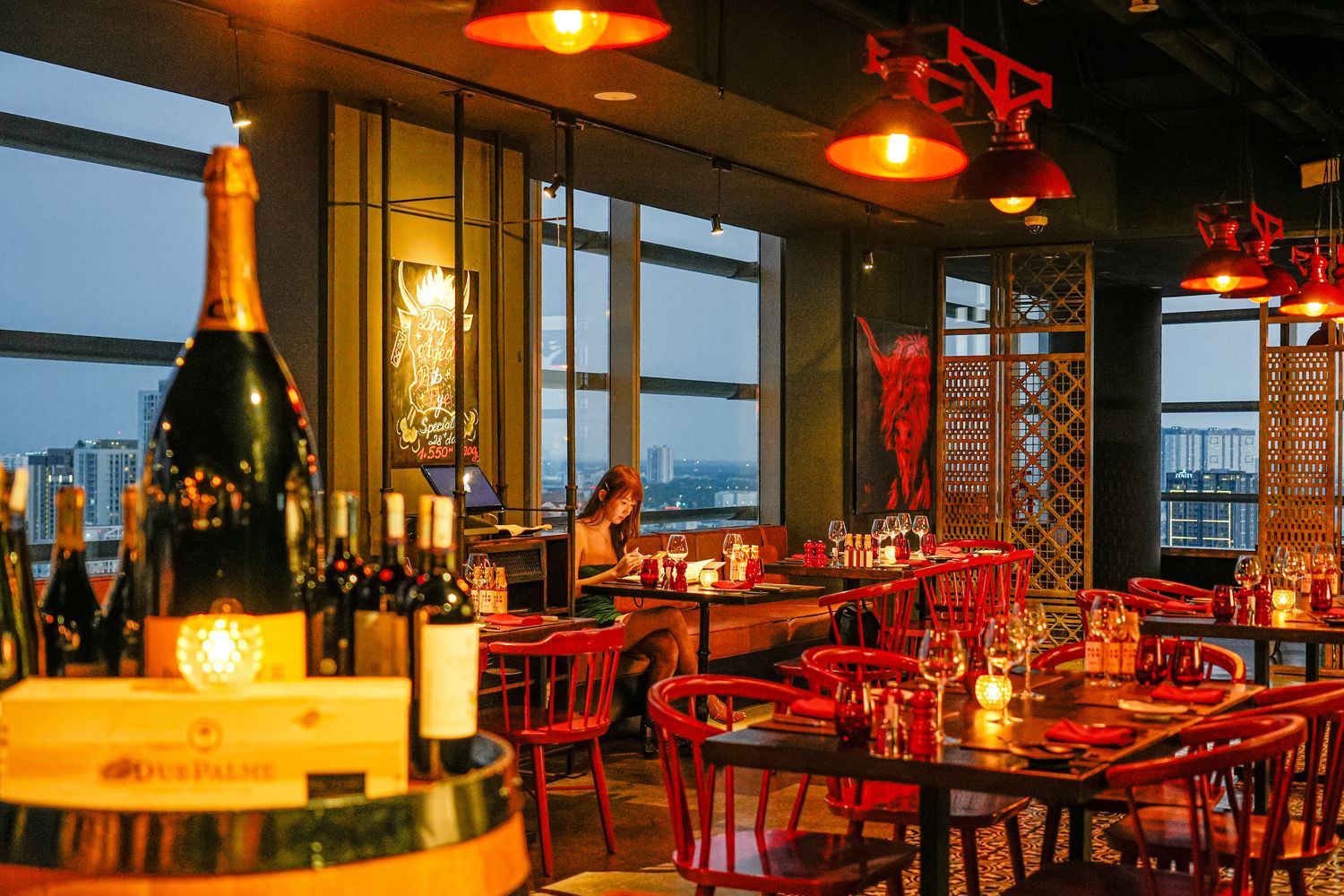 胡志明市高級餐廳|Pullman五星飯店高空牛排館 Mad Cow Saigon，和牛與百萬夜景一次滿足! @混血珊莎的奇幻旅程