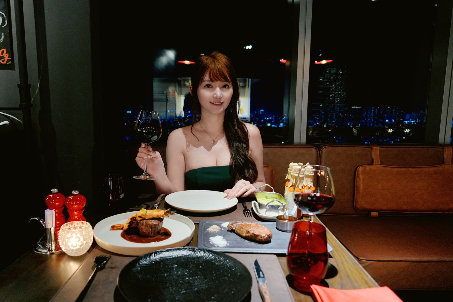 胡志明市高級餐廳|Pullman五星飯店高空牛排館 Mad Cow Saigon，和牛與百萬夜景一次滿足! @混血珊莎的奇幻旅程