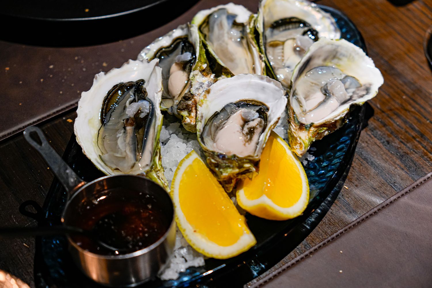 胡志明市高級餐廳|Pullman五星飯店高空牛排館 Mad Cow Saigon，和牛與百萬夜景一次滿足! @混血珊莎的奇幻旅程