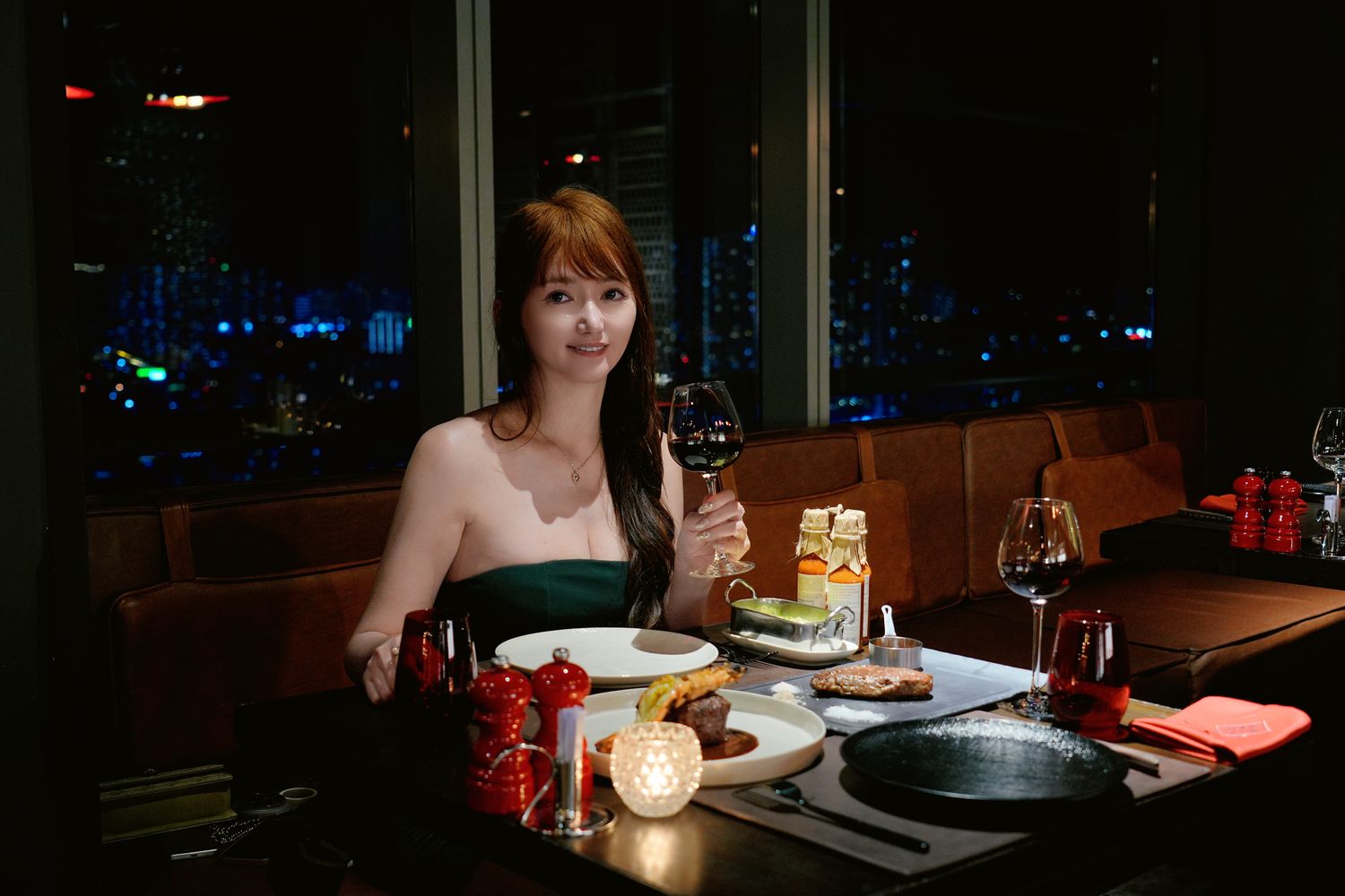 胡志明市高級餐廳|Pullman五星飯店高空牛排館 Mad Cow Saigon，和牛與百萬夜景一次滿足! @混血珊莎的奇幻旅程