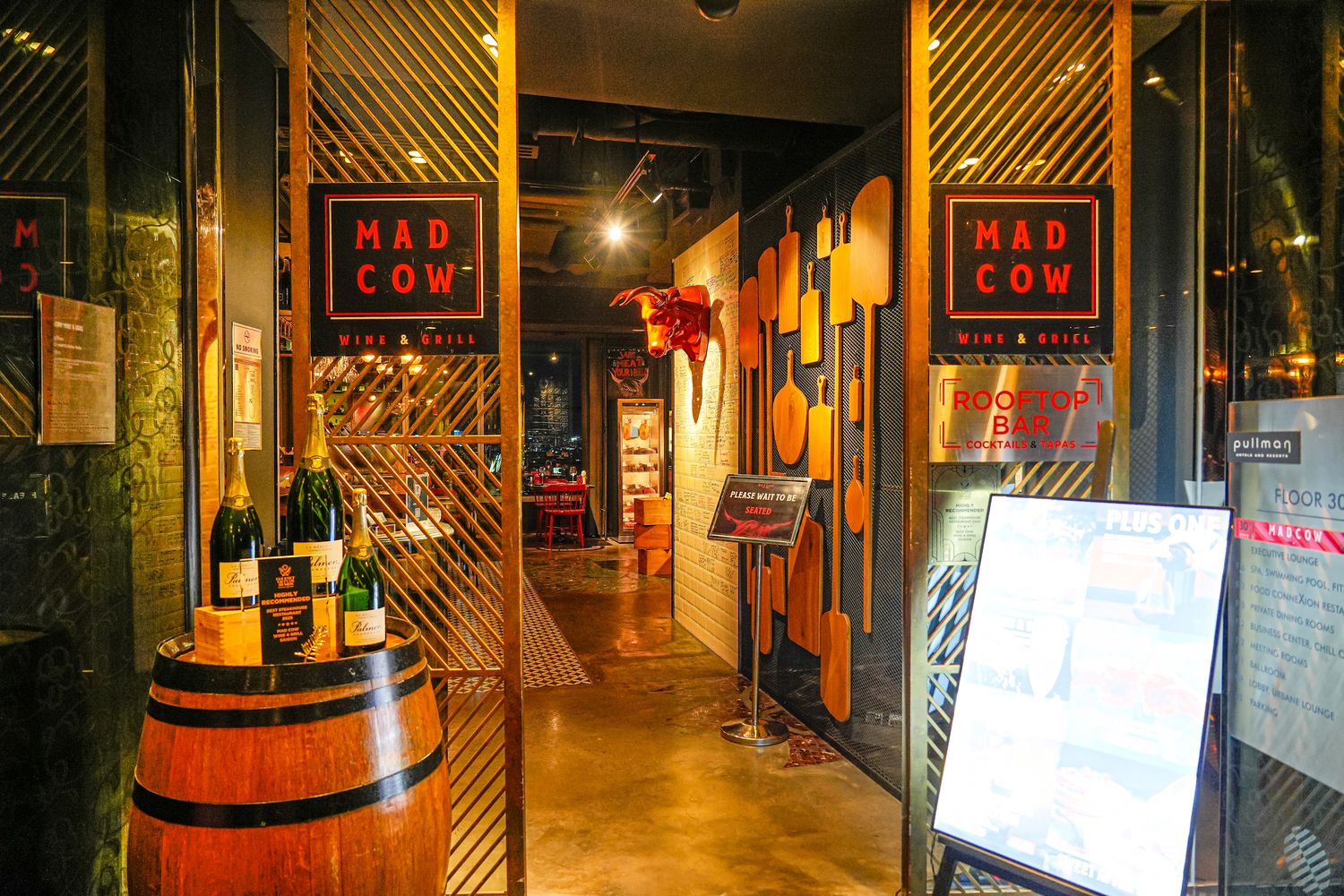 胡志明市高級餐廳|Pullman五星飯店高空牛排館 Mad Cow Saigon，和牛與百萬夜景一次滿足! @混血珊莎的奇幻旅程