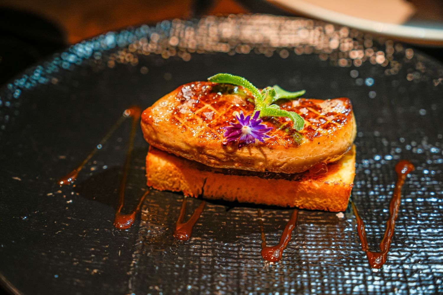 胡志明市高級餐廳|Pullman五星飯店高空牛排館 Mad Cow Saigon，和牛與百萬夜景一次滿足! @混血珊莎的奇幻旅程